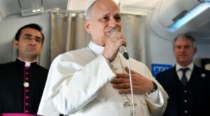 Papa León XIV denuncia ataques a la prensa: entre la condena y el vacío de soluciones