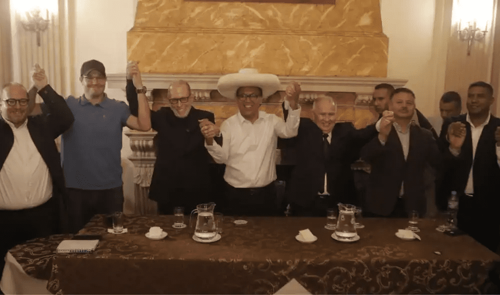 Sánchez busca ampliar su frente político con apoyo de Belmont, López Chau y Forsyth antes de la segunda vuelta