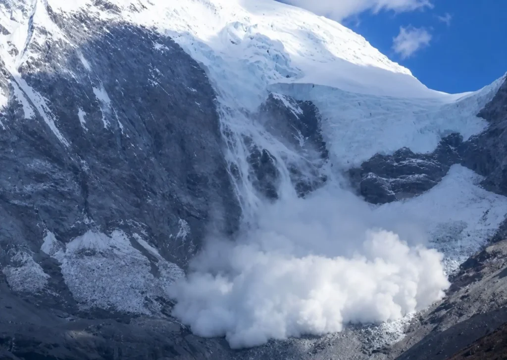 Inaigem: avalanchas en el nevado Huascarán podrían anticipar un evento de mayor magnitud