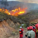 Cajamarca: brigadistas luchan contra un incendio forestal que se reactivó en Llacanora