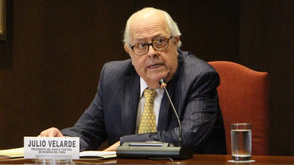 Gobierno oficializó ratificación de Julio Velarde como presidente del Banco Central de Reserva del Perú