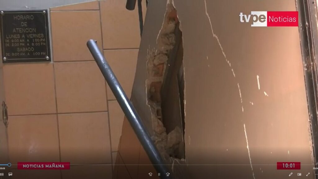 Delincuentes abren un forado en la pared de una casa de cambios y se llevan S/ 60.000 en San Martín de Porres