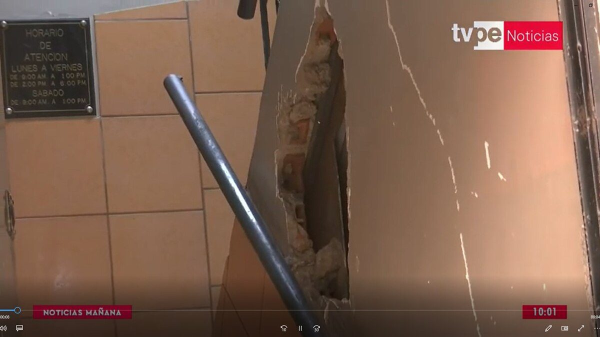 Delincuentes abren un forado en la pared de una casa de cambios y se llevan S/ 60.000 en San Martín de Porres