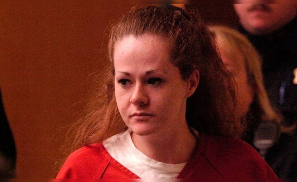 Christa Pike sobrevive a dos dosis de la inyección letal durante su ejecución y es trasladada a un hospital en EE. UU.