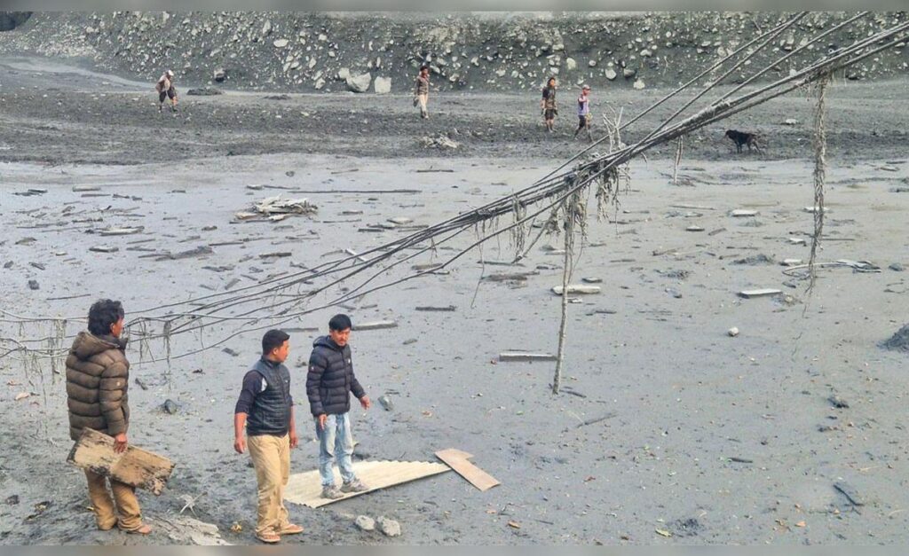 Nuevas inundaciones en Nepal dejan más de 200 casas destruidas y cinco desaparecidos tras la ruptura de una presa natural