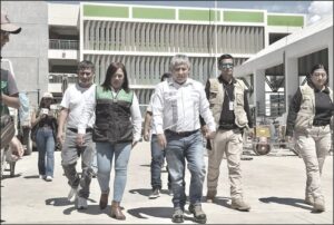 Casi 2,000 observaciones frenan la entrega del colegio Illathupa