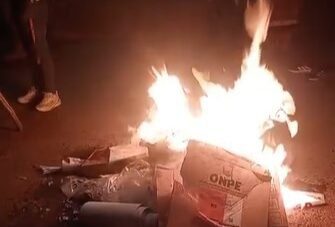 Destruyen y queman ánforas en local de votación de Chasqui en Jacas Chico 